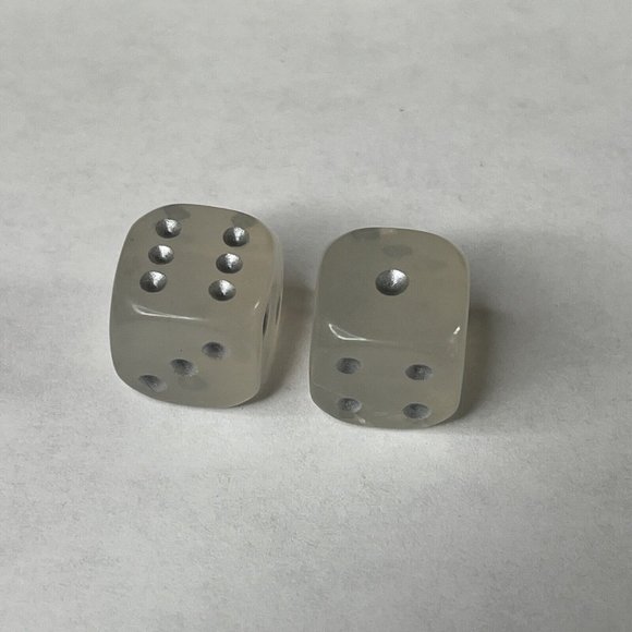 Monopoly Revolution 2010 Replacement Pieces Tokens/Movers Lot Of 6 Plus 2 Dice - Picture 5 of 7